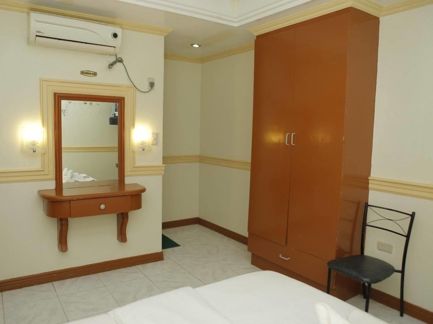 Golden Palace Hotel Tagum Kültér fotó