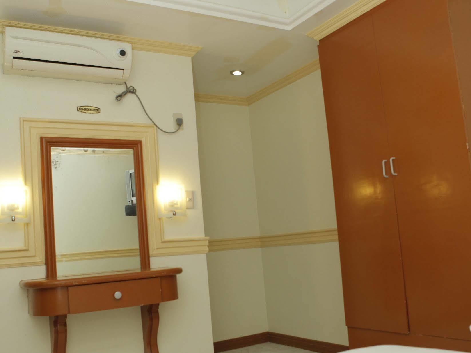 Golden Palace Hotel Tagum Kültér fotó